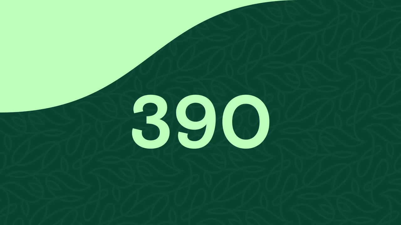 Green score-lock screen with a large 390 at its center.